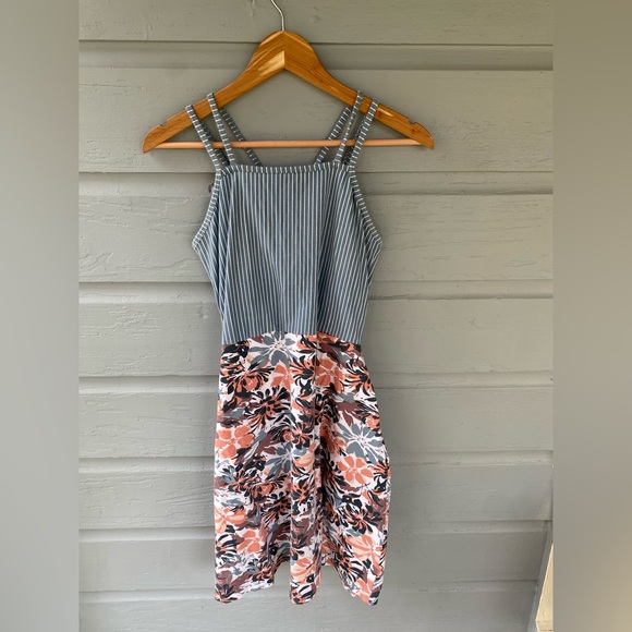 Pact organic cotton sundress with a floral print bottom and striped top Large - Picture 2 of 5